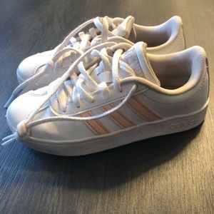 Kids adidas sneaker size 12